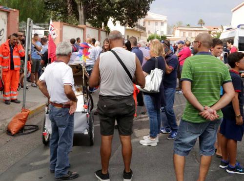 Oristano (OR) 31 08 2017 i tifosi aspettano invano l'inizio dell'amichevole tra il Cagliari  e il Tortolì . Ia partita non si giocherà perchè il campo non è agibile  . SILPRESS/ENRICOLOCCI