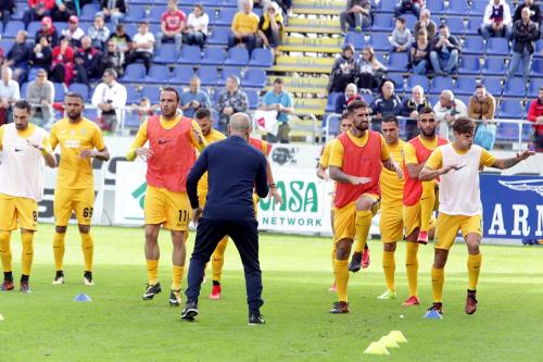 Cagliari (CA) 05 11  2017 Campionato Serie A TIM incontro Cagliari -   Hellas Verona Nella foto: i giocatori verona in riscaldamento SILPRESS/ENRICO LOCCI