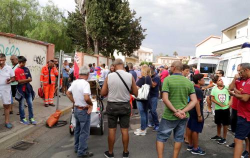 Oristano (OR) 31 08 2017 i tifosi aspettano invano l'inizio dell'amichevole tra il Cagliari  e il Tortolì . Ia partita non si giocherà perchè il campo non è agibile  . SILPRESS/ENRICOLOCCI