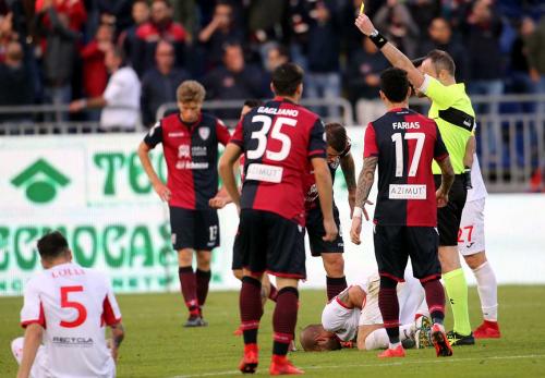 Cagliari (CA) 28 11 2017  Coppa Italia  incontro Cagliari -   Pordenone Nella foto: Ammonizione SILPRESS/ENRICO LOCCI