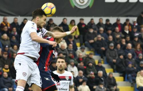 CROTONE-CAGLIARI 28-01-18. FABIO PISACANE E TROTTA .SILPRESS/GIUSEPPE PIPITA