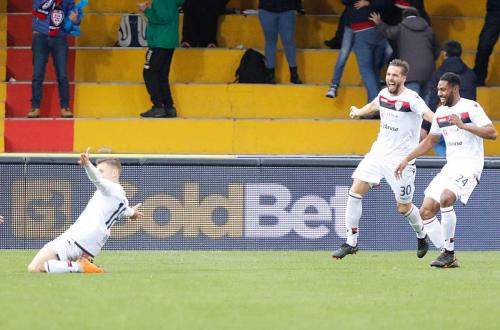 BENEVENTO-CAGLIARI.ESULTANZA DOPO IL GOL DI BARELLA