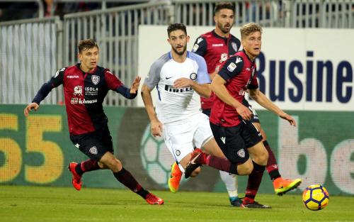 Cagliari (CA) 25  11  2017 Campionato Serie A TIM incontro Cagliari -   Inter Nella foto: Filippo Romagna e nicolò barella SILPRESS/ENRICO LOCCI