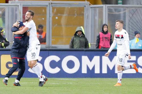 BENEVENTO-CAGLIARI.ESULTANZA DOPO IL GOL DI BARELLA E PAVOLETTI