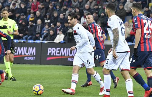 CROTONE-CAGLIARI 28-01-18. LUCA CIGARINI IN AZIONE  .SILPRESS/GIUSEPPE PIPITA