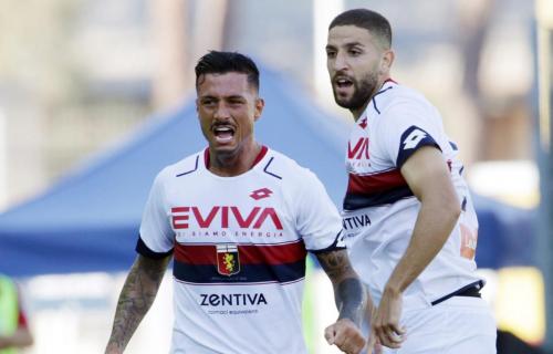 Cagliari (CA)  15 10  2017 Campionato Serie A TIM incontro Cagliari - Genoa Nella foto:  esultanza  di       Adel Taarabt Izzo  del genoa SILPRESS/ENRICO LOCCI
