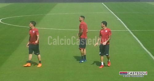 Tifosi Sardegna Arena Allenamento Pisacane Farias Castan