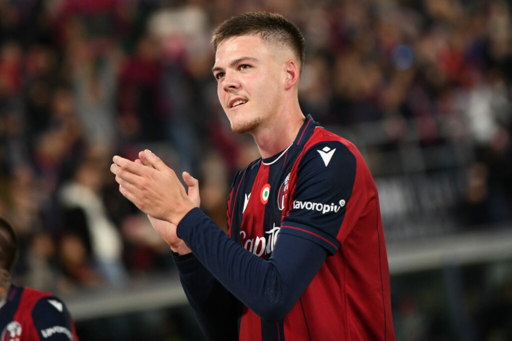 Bologna, Emil Holm verso l’intervento chirurgico: di nuovo in campo tra febbraio e marzo